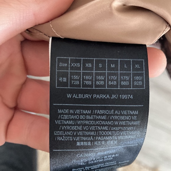 Burton ski/snowboard jacket - Picture 3 of 8